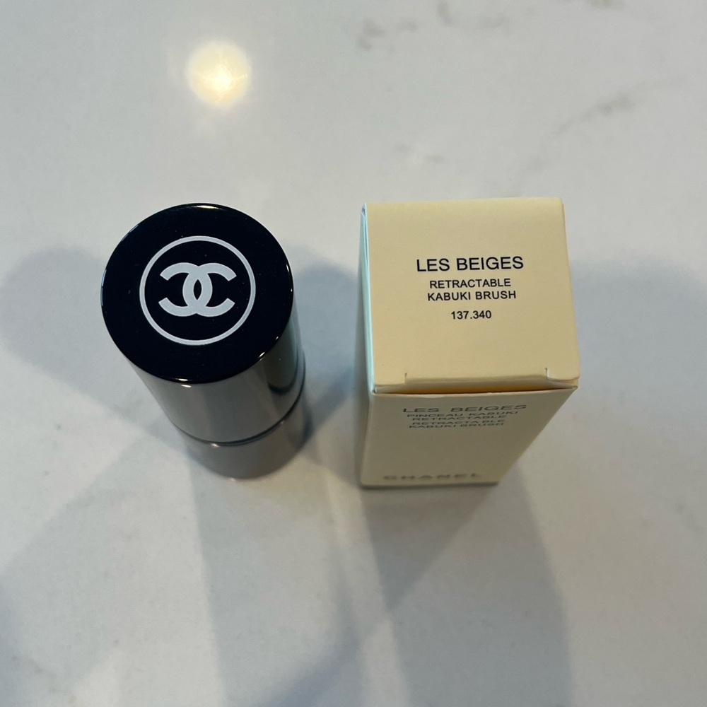 Chanel LES BEIGES Kabuki Retractable Brush BNIB - Picture 2 of 7